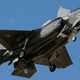 Un avión de combate F-35B aterrizando en la Base de la Fuerza Aérea Luke cerca de Goodyear, Arizona en 2013.
Foto: Ross D. Franklin (AP)